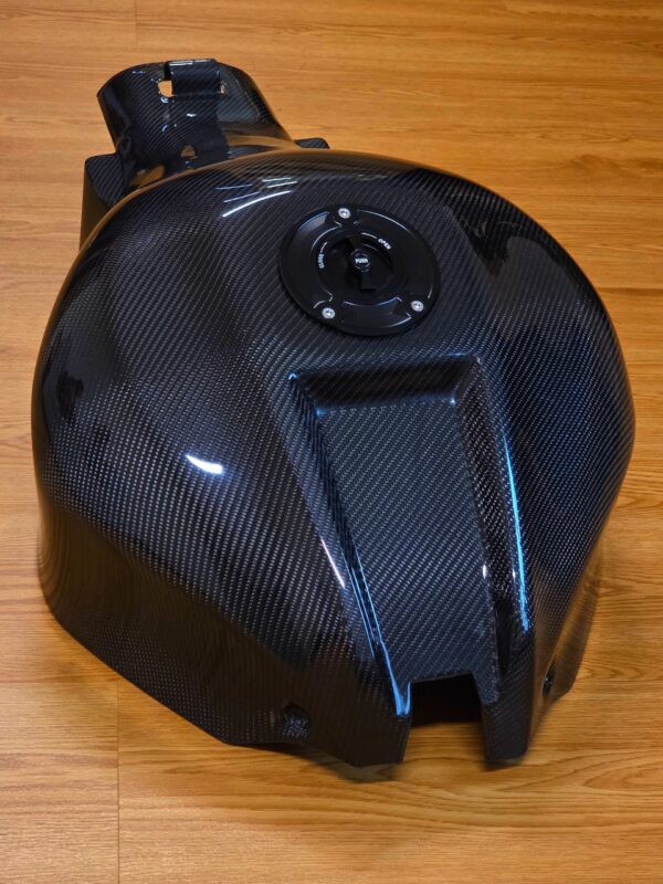 Carbon Tank w/ Aluminum Fuel Cell